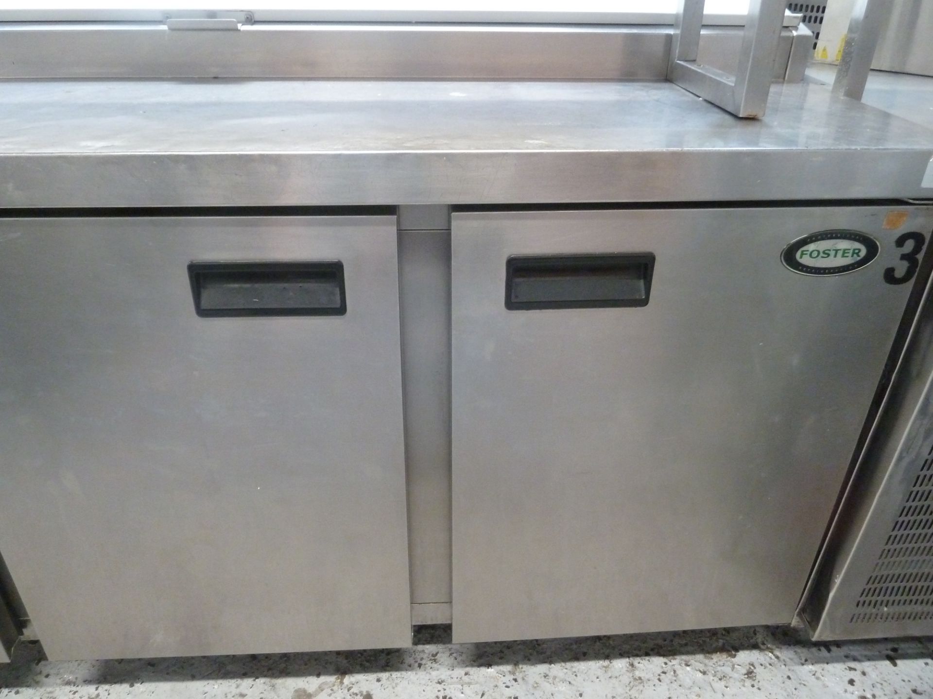 * Foster 3 door Foster 3 door refridgerator. Clean condition with salad hatch. (1720Wx1130Hx900D) - Image 2 of 4