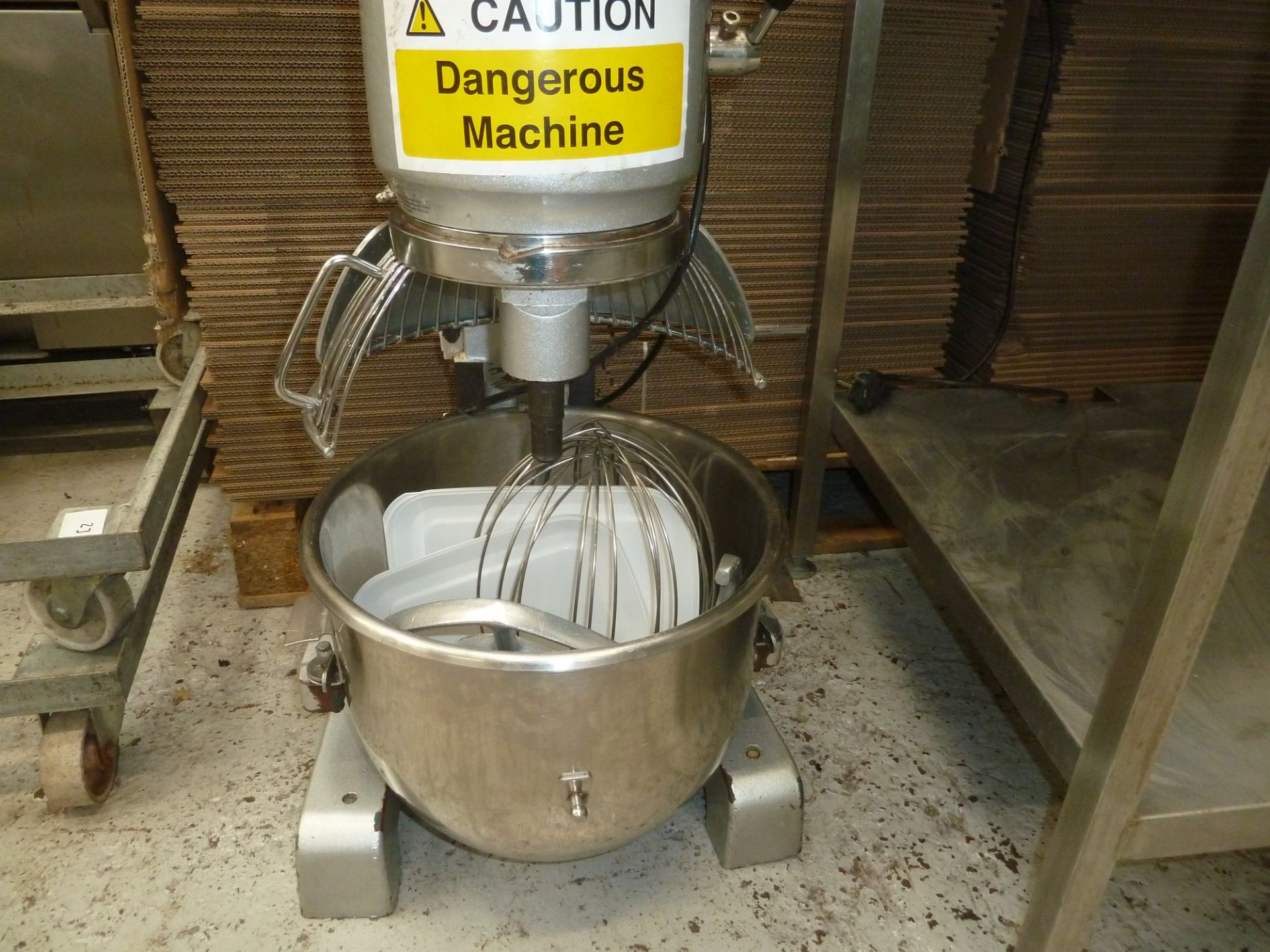 * Benbo Benbo bakery mixer, very good condition. (450Wx840Hx450D)