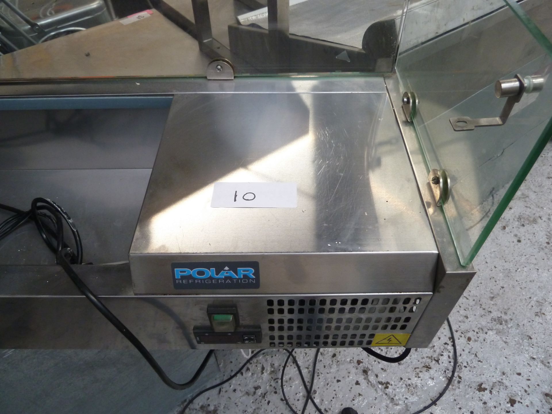 * Polar refrigeration Polar G-Series Countertop Prep Fridge 10x 1/4GN, very good condition. ( - Image 2 of 3