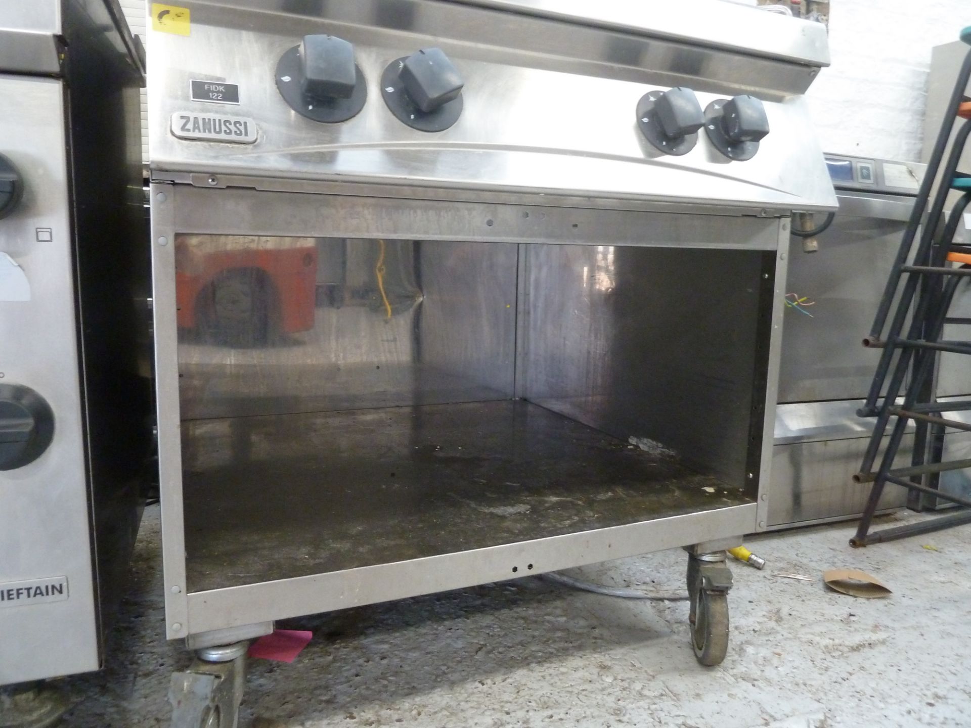 * Zanussi 2005 Zanussi ELX 4 burner oven with storage underneath, very clean condition.( - Image 2 of 3