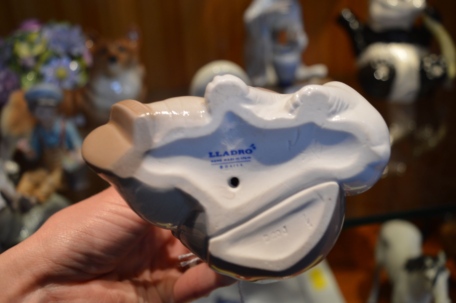 Pair of Lladro Eskimos and Polar Bears - Image 2 of 2