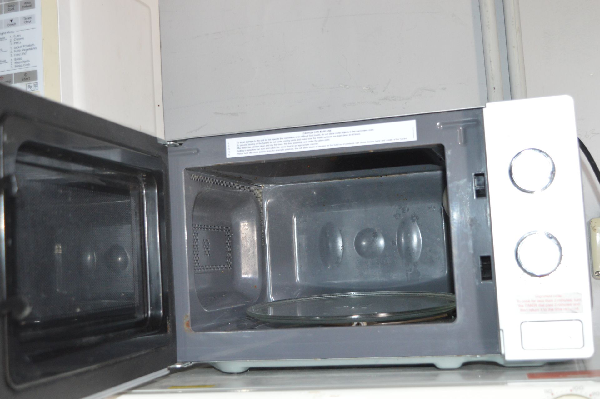 Russell Hobbs Microwave Oven - Image 2 of 2