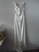 *Size: 8 Ivory Wedding Dress
