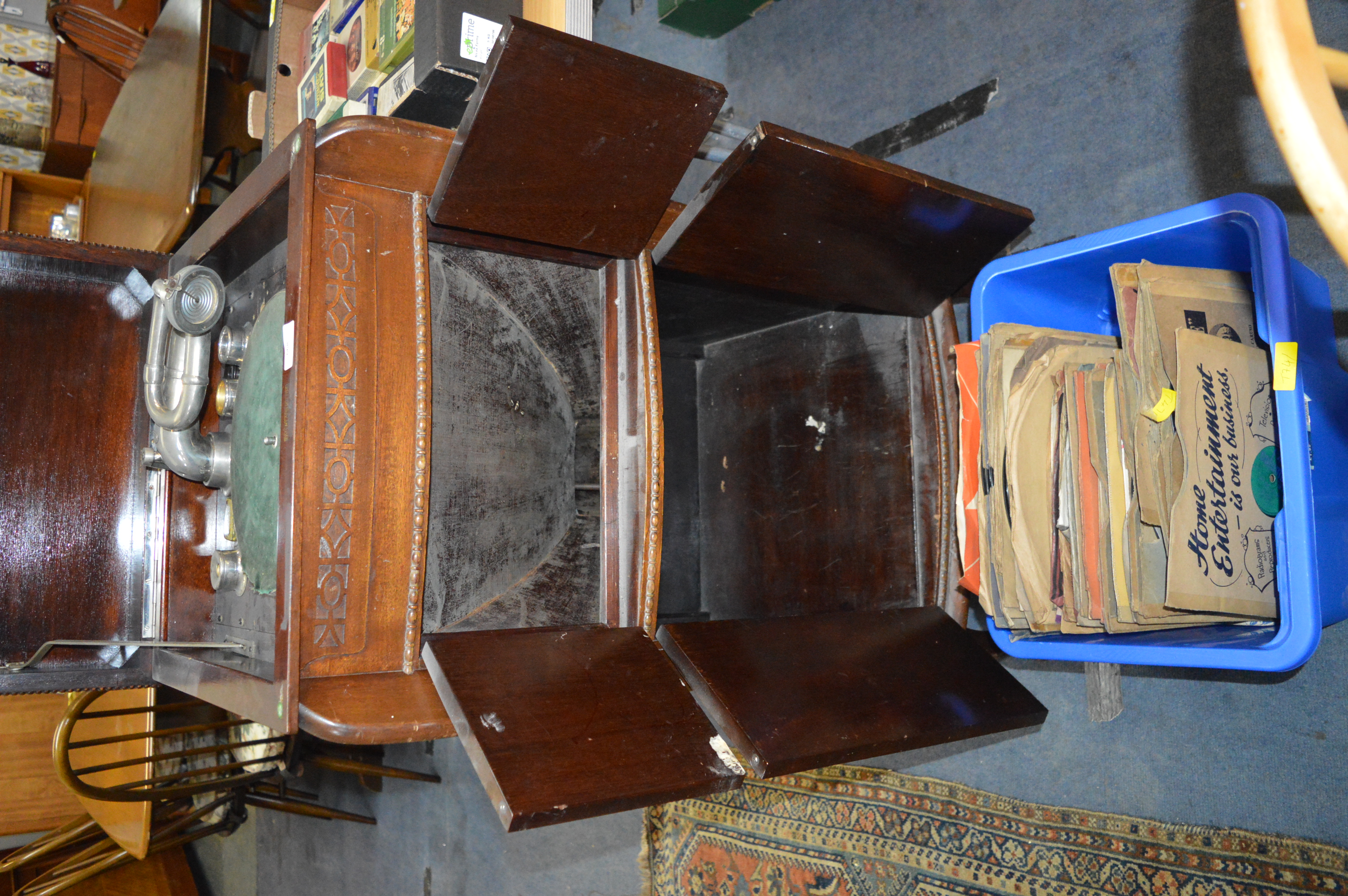 Upright Mahogany Gramophone Cabinet by Gilbert Including a Collection of 78rpm Records - Image 5 of 6