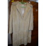 1970's Cream Musquash Coat Size: 12-14