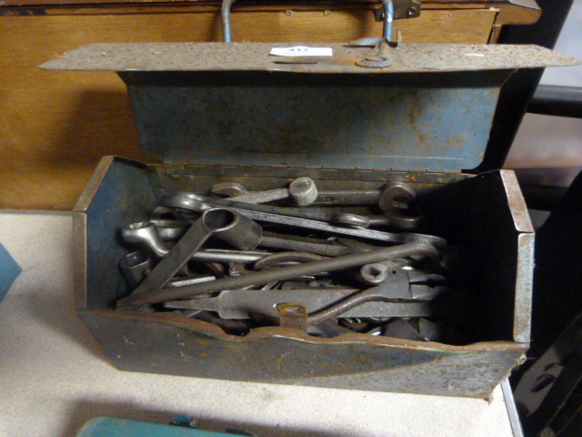 Toolbox with Quantity of Spanners