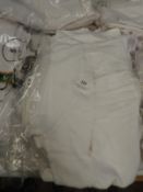 *10 White Polo Shirts with Embroidered Motifs (Various Sizes)