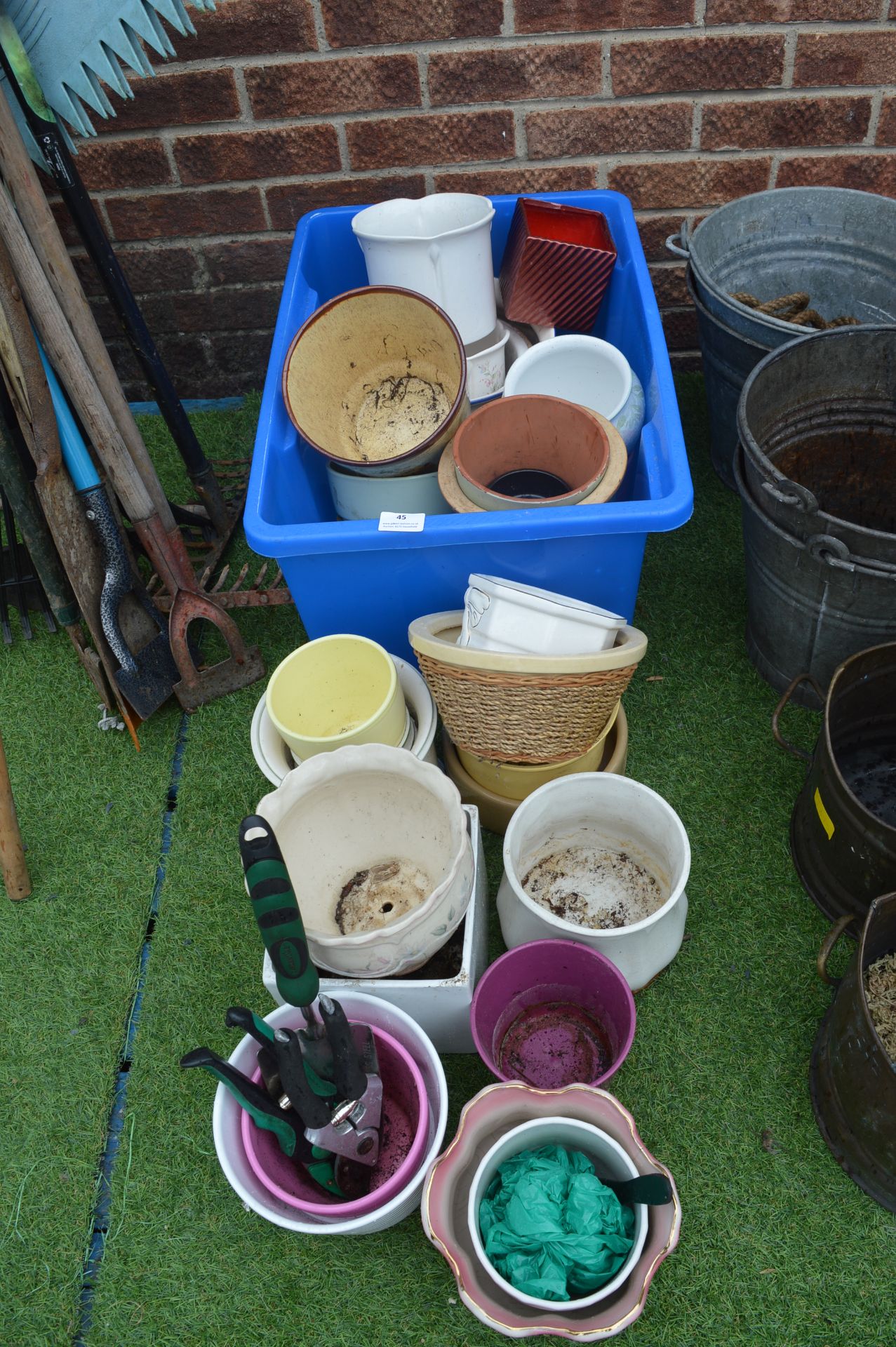 Quantity of Garden Plant Pots