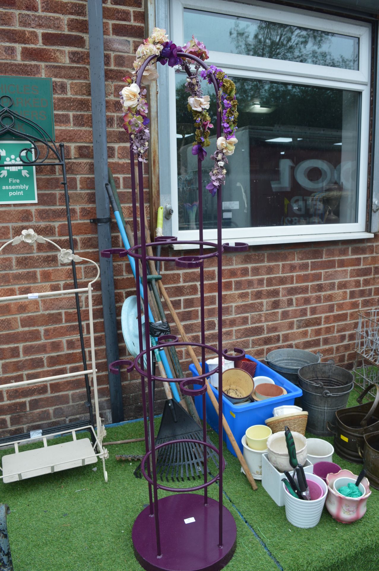 Decorative Purple Metal Plant Stand