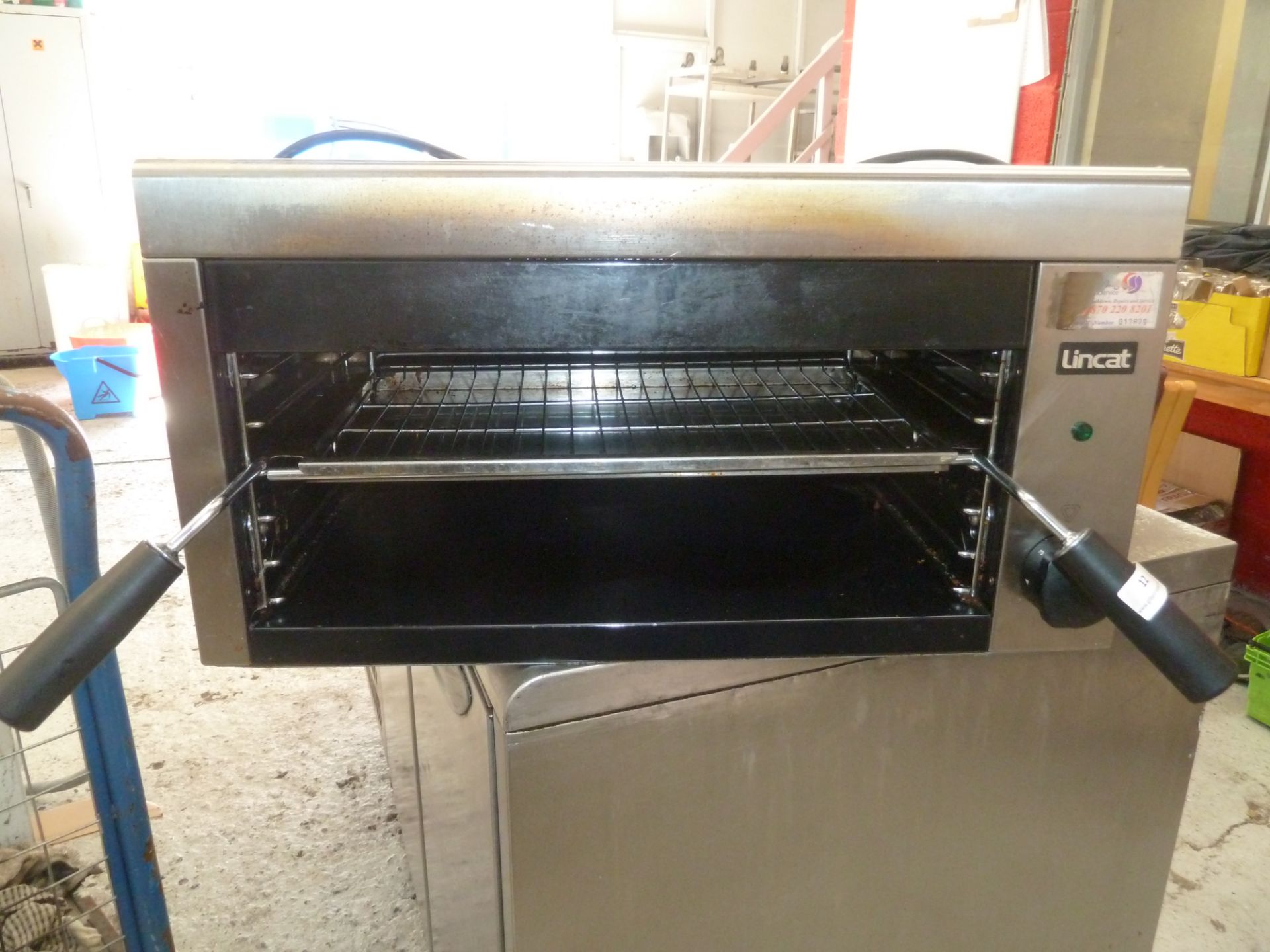 * Lincat Multigrill, working and very good condition.(600Wx320Hx480D)