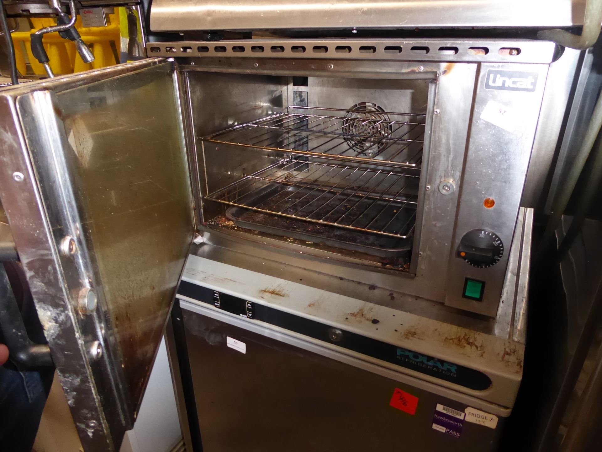 *Lincat tabletop 240W electric oven from a national chain. (560Wx560Dx350H) - Image 2 of 2