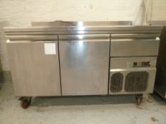 * 2 door refridgerator, with extra draw.(1395Wx920Hx700D)