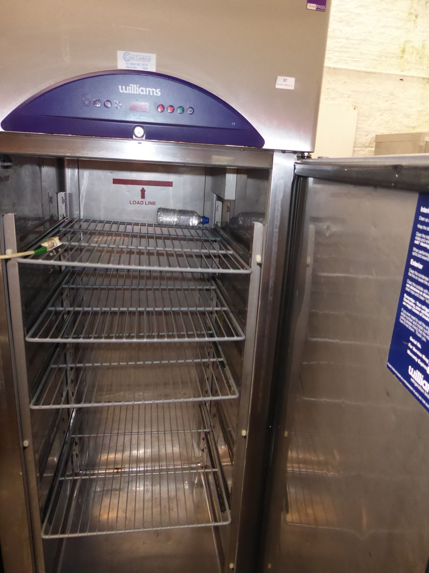 *Williams single door fridge, good condition complete with shelves from a national chain. ( - Image 3 of 3