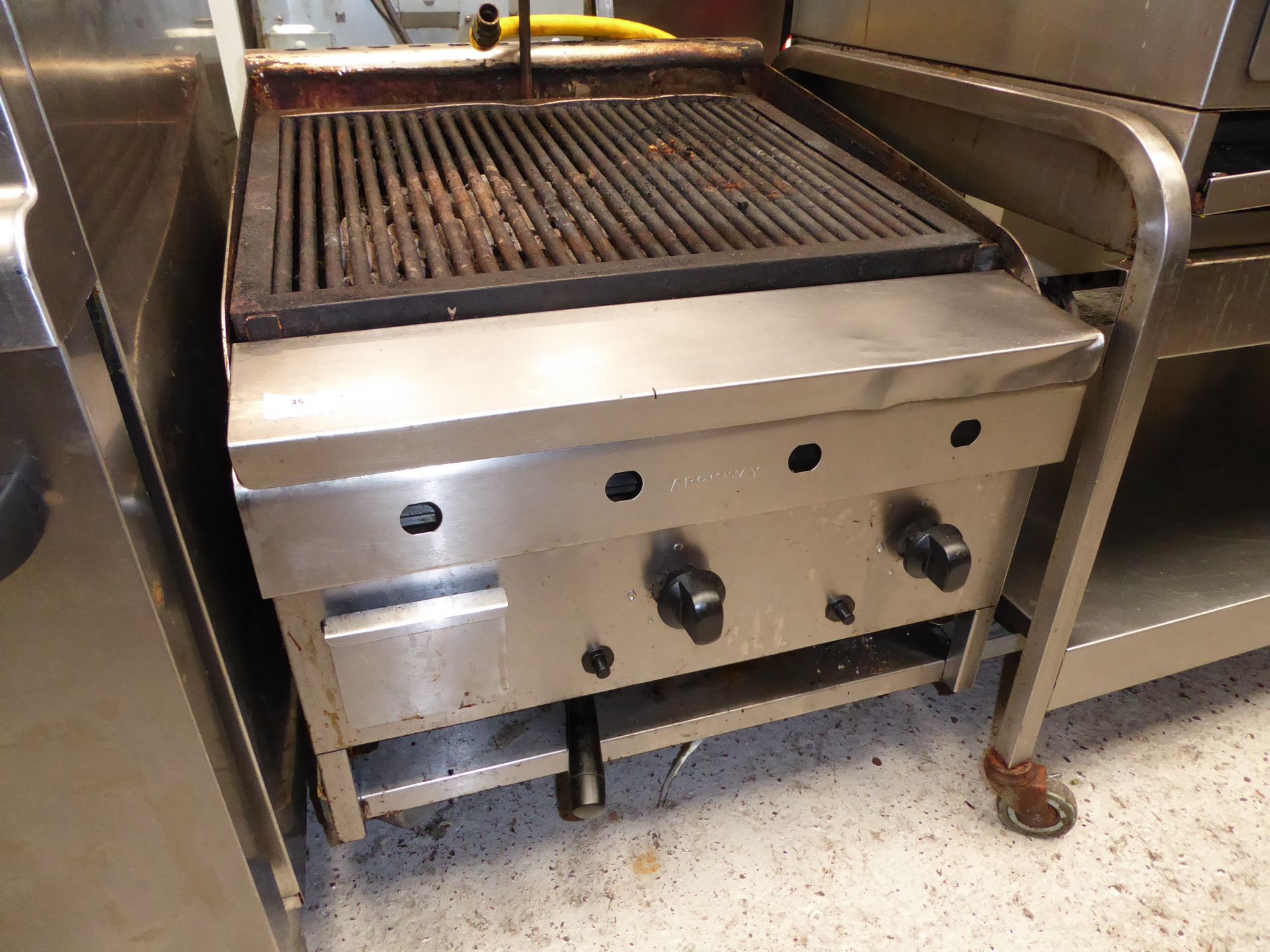 * Archway 2 burner charcoal grill. (600Wx700Dx500H)