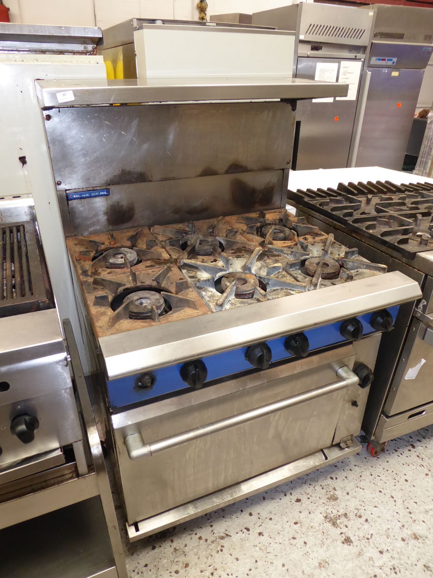 * Blue Seal 6 burner single door gas oven - with over shelf. (900Wx800Dx1400H)