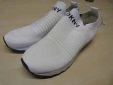 *DKNY Knit Slip-On Shoes Size: 4.5