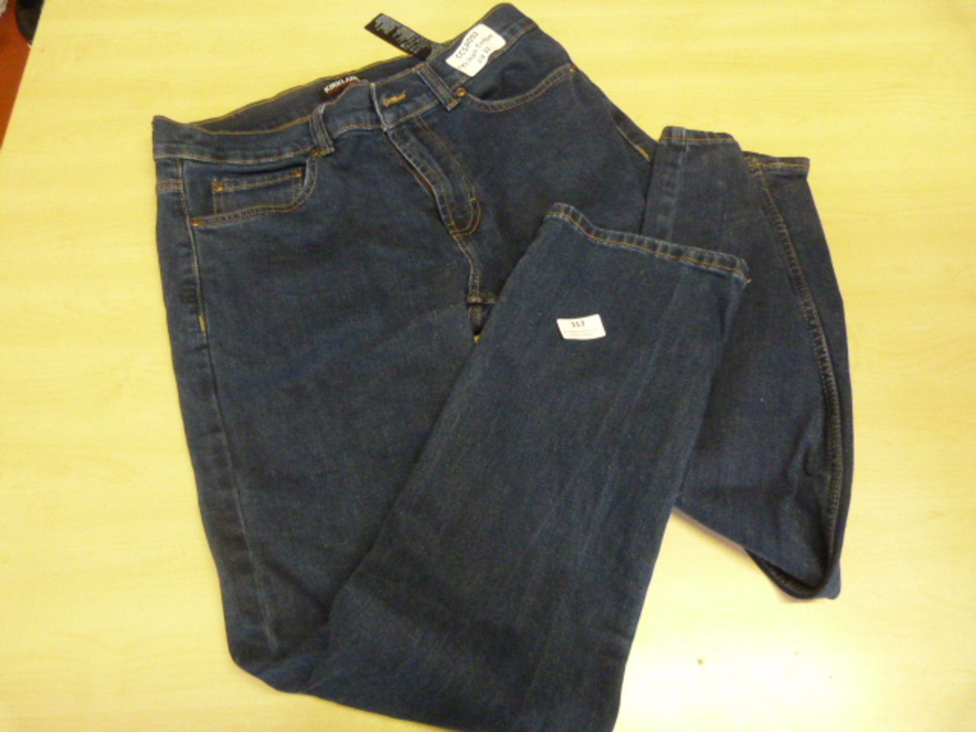 *Kirkland Signature Custom Fit Jeans Size: 32