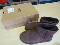 *Ugg Boots Size: 5