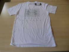 *Under Armour White Loose Crew-Neck T-Shirt Size: M