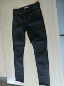 *Levi's Ladies Skinny Jeans Size: 29