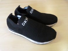 *DKNY Knit Slip-On Shoes Size: 4.5