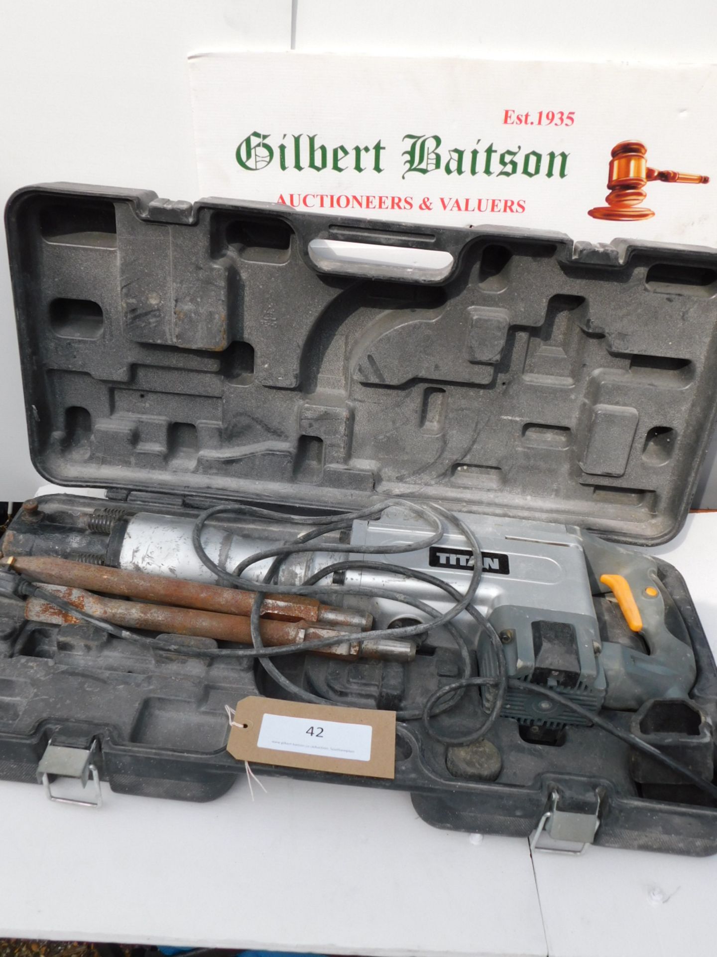 * Titan 240v Hammer Drill