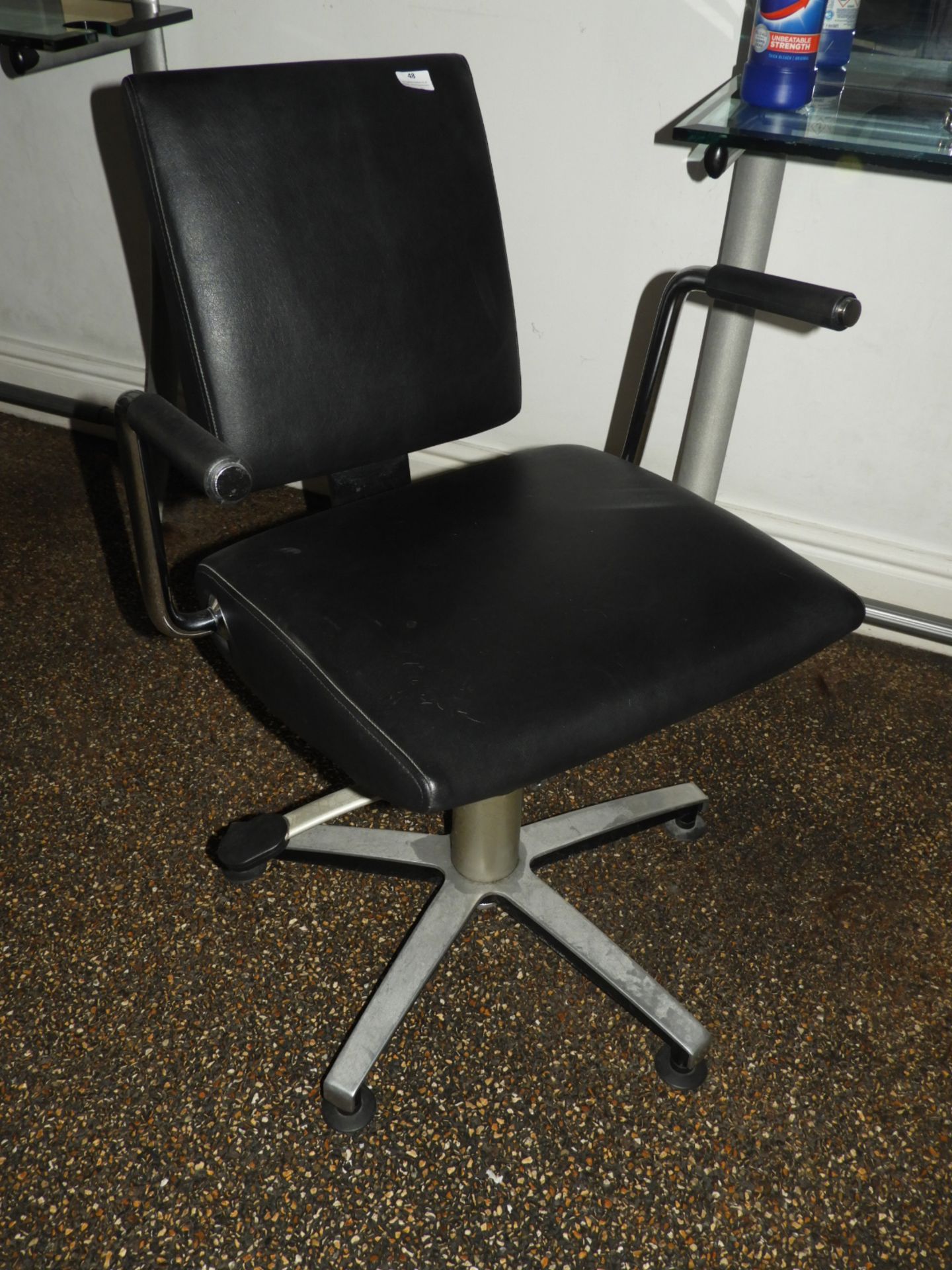 *Wella Black Leather Gaslift Salon Chair on Five Spoke Aluminium Base