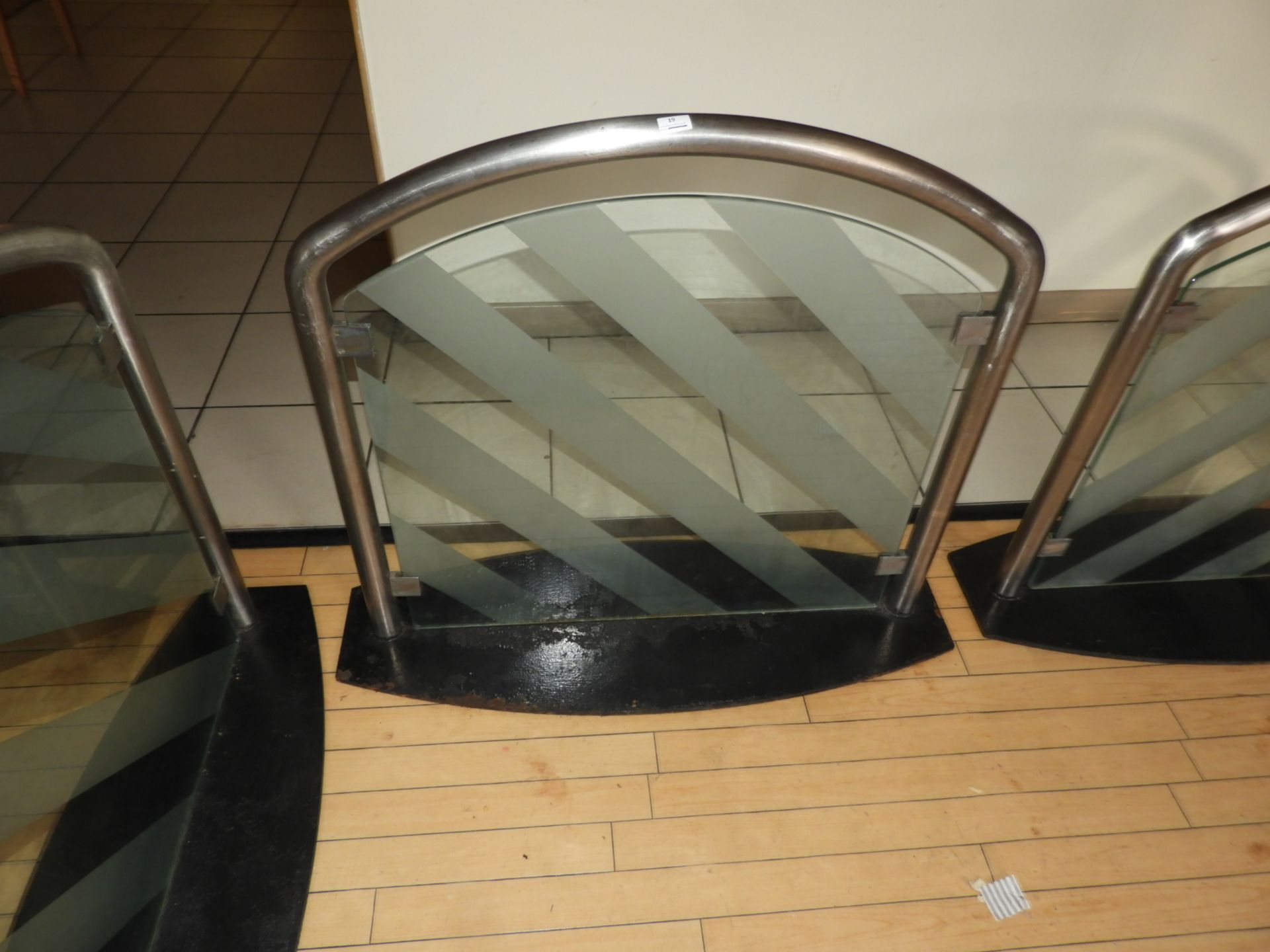 *Stainless Steel & Plate Glass Screen