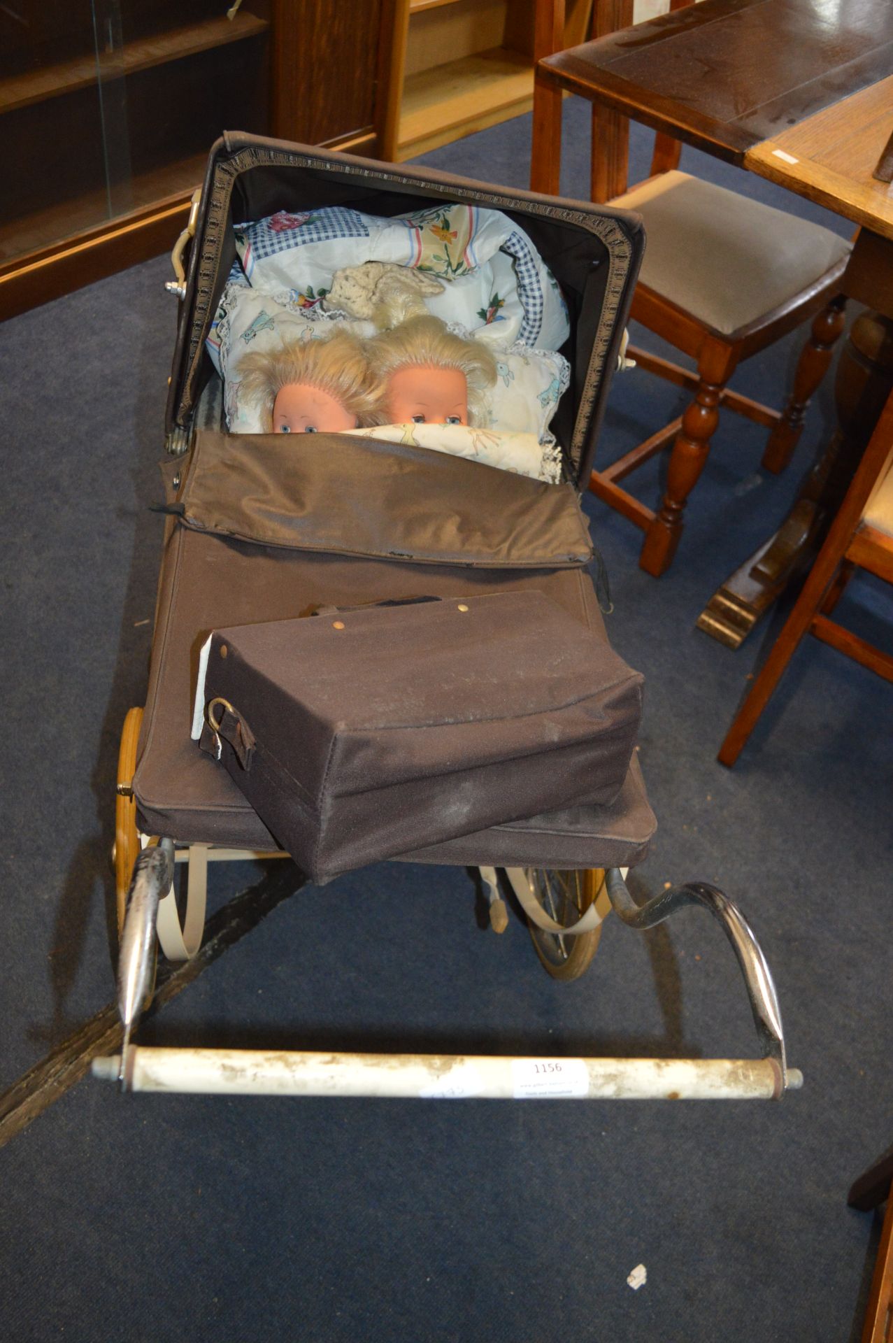 Vintage Pram and Dolls - Image 2 of 2