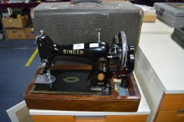 Singer Sewing Machine with Carry Case