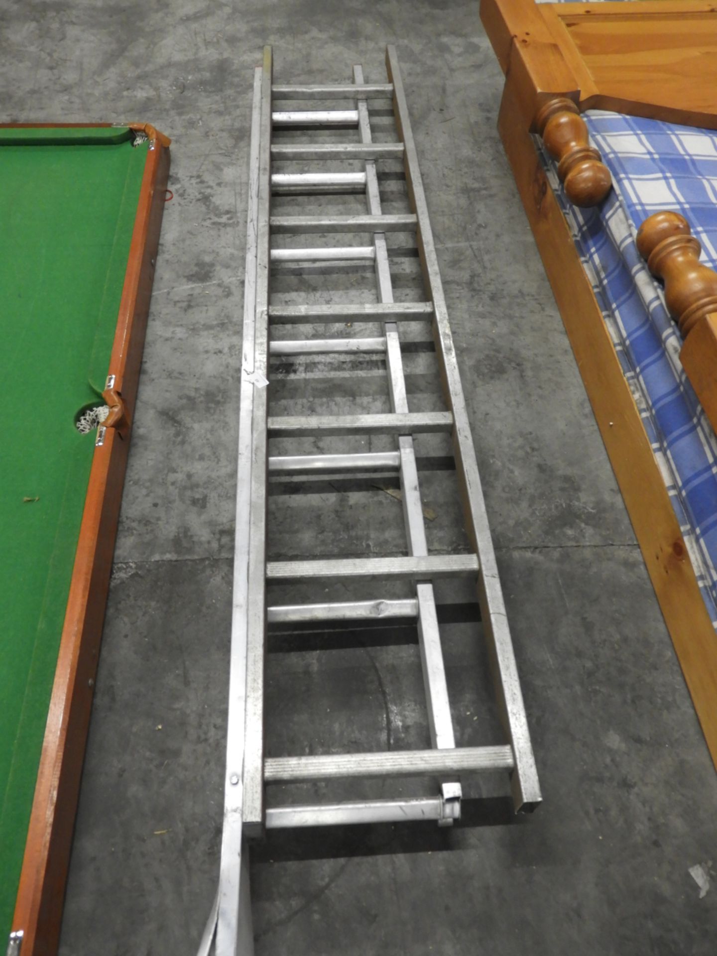 Aluminium Double Extending Ladder