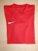 *Nike Dry Fit Size: S Red Short Sleeve Top