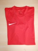 *Nike Dry Fit Size: S Red Short Sleeve Top
