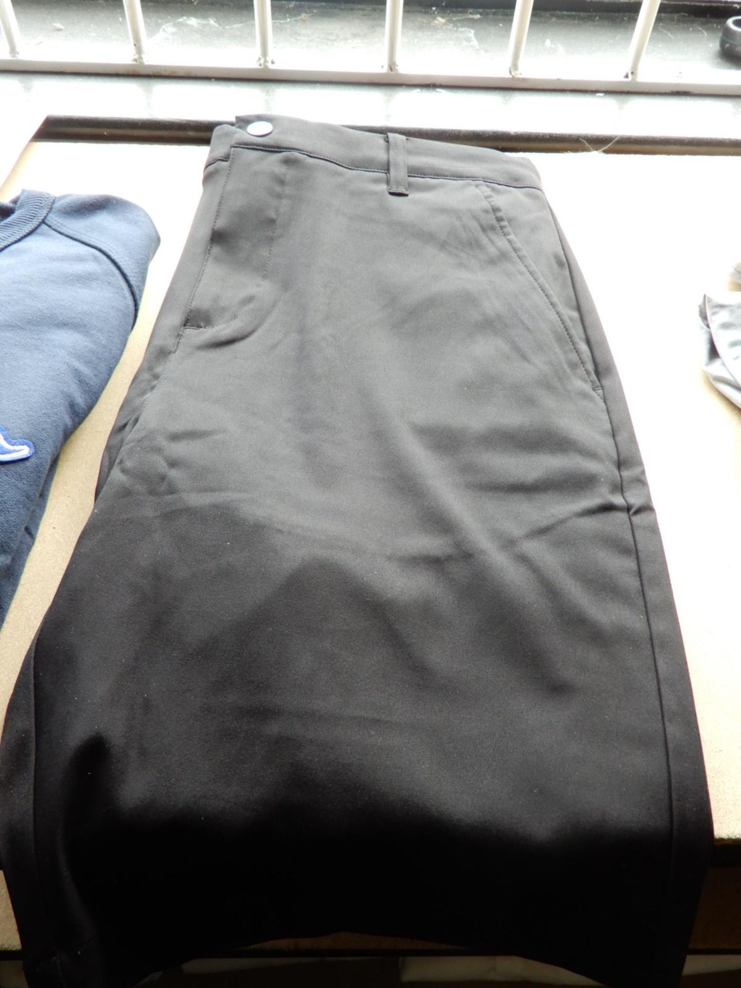 *Kirkland Signature Performance Shorts Black Size: 34