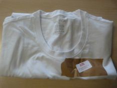 *Nautica White T-Shirt Size: M