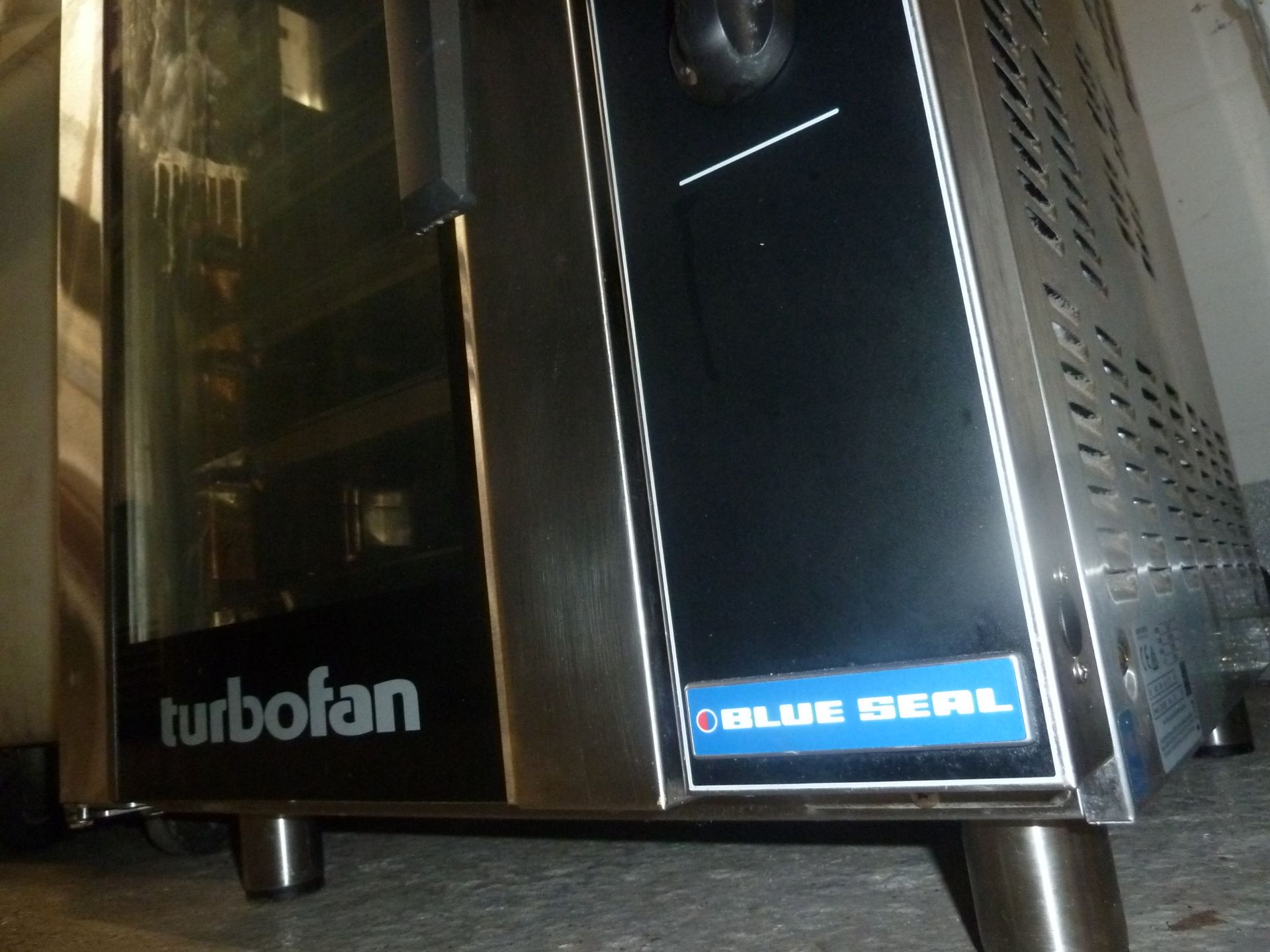 * Blueseal TurboFan Oven E33D5 5 tray turbo fan oven 600w x 700d x 720h - Image 5 of 5