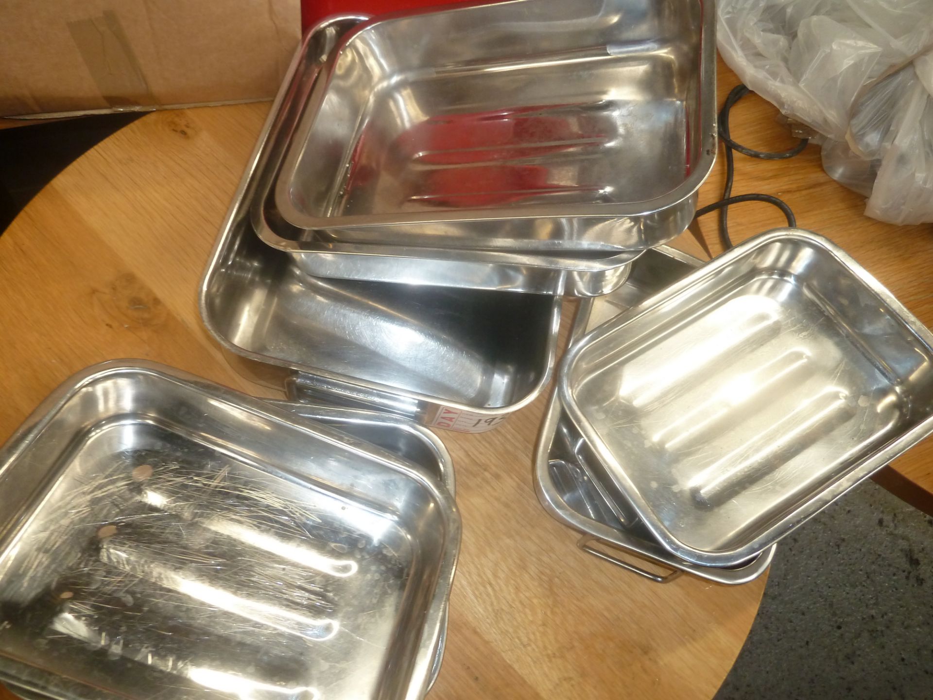* stainless roasting tins x 7 - Image 2 of 2