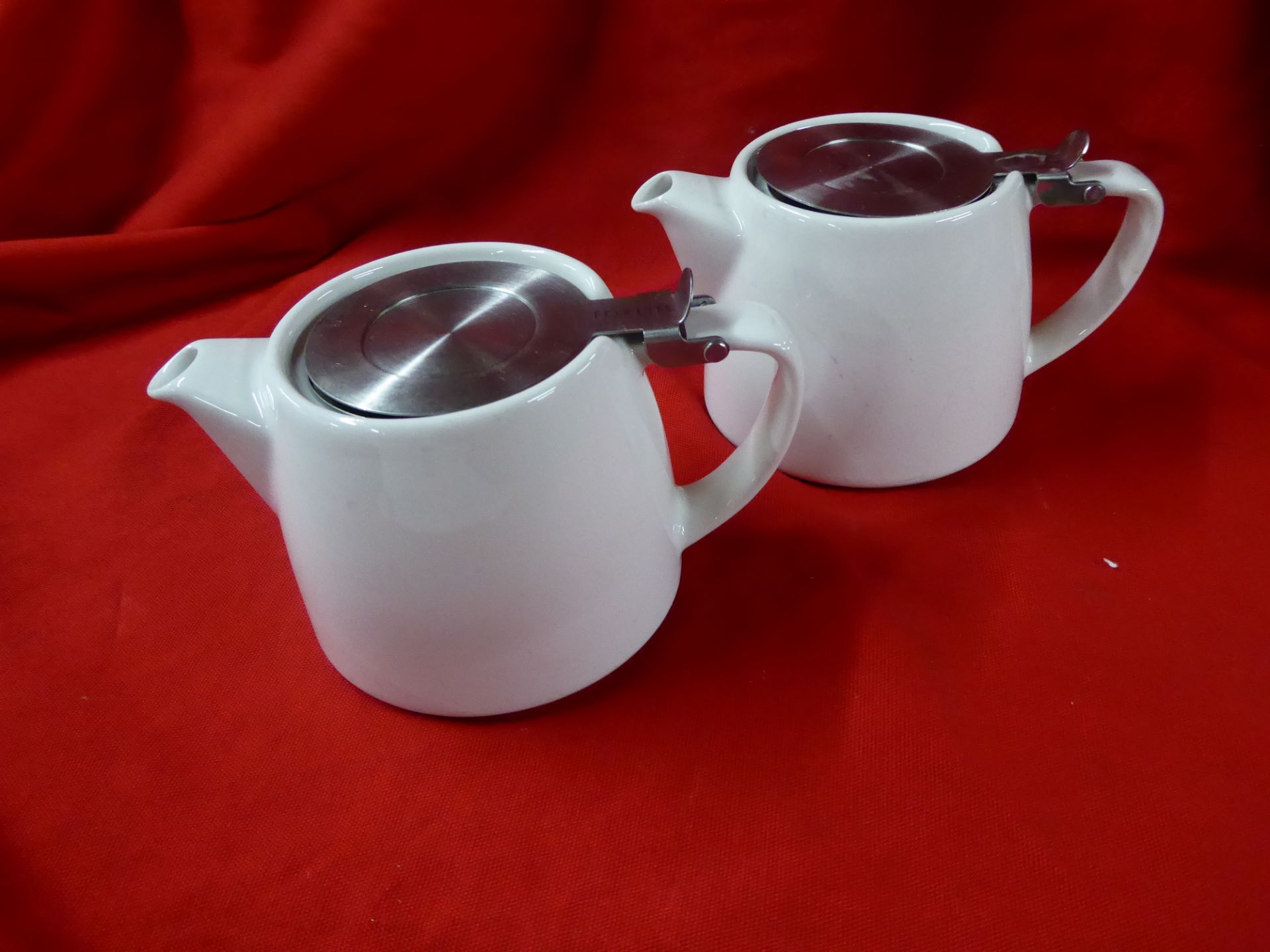 *white teapots x 6