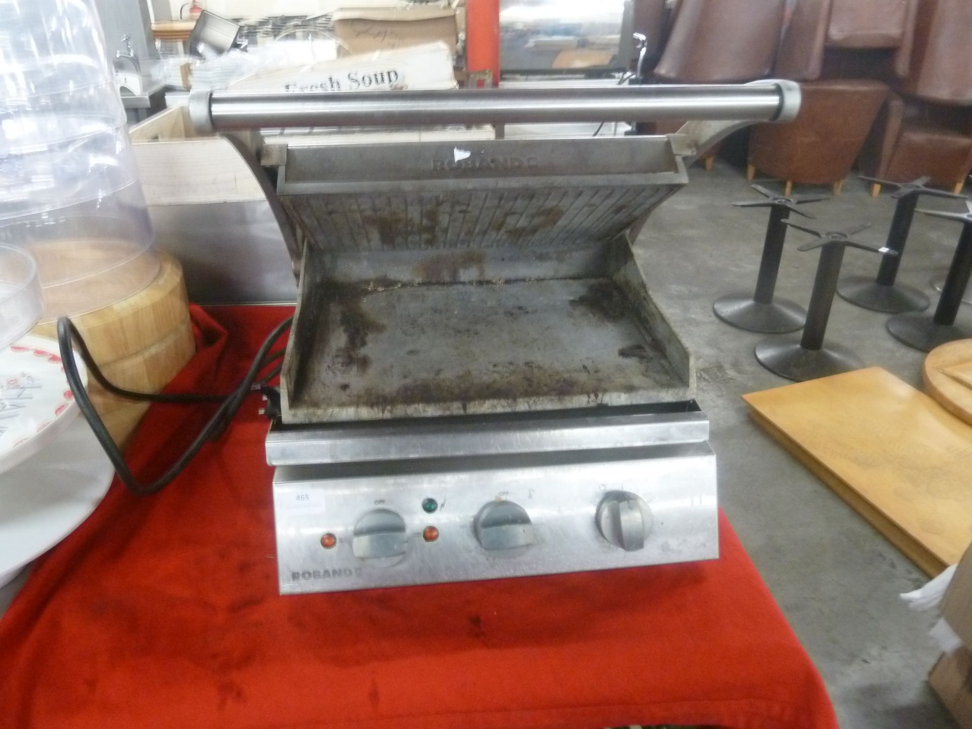 *Roband contact grill - single phase. 375w x 280d cooking area - Image 2 of 2