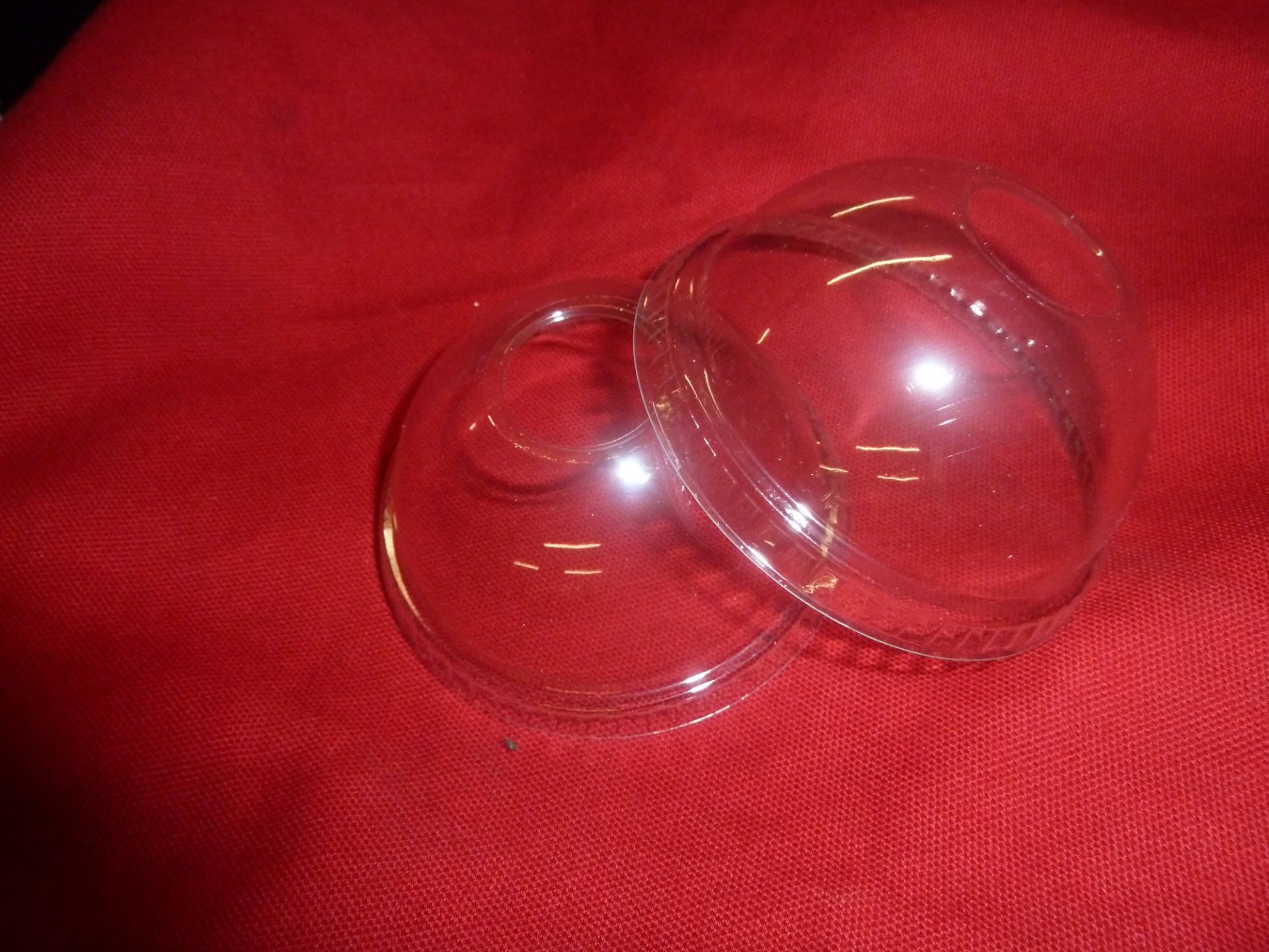 *clear dome lids with hole x 1000 approx.