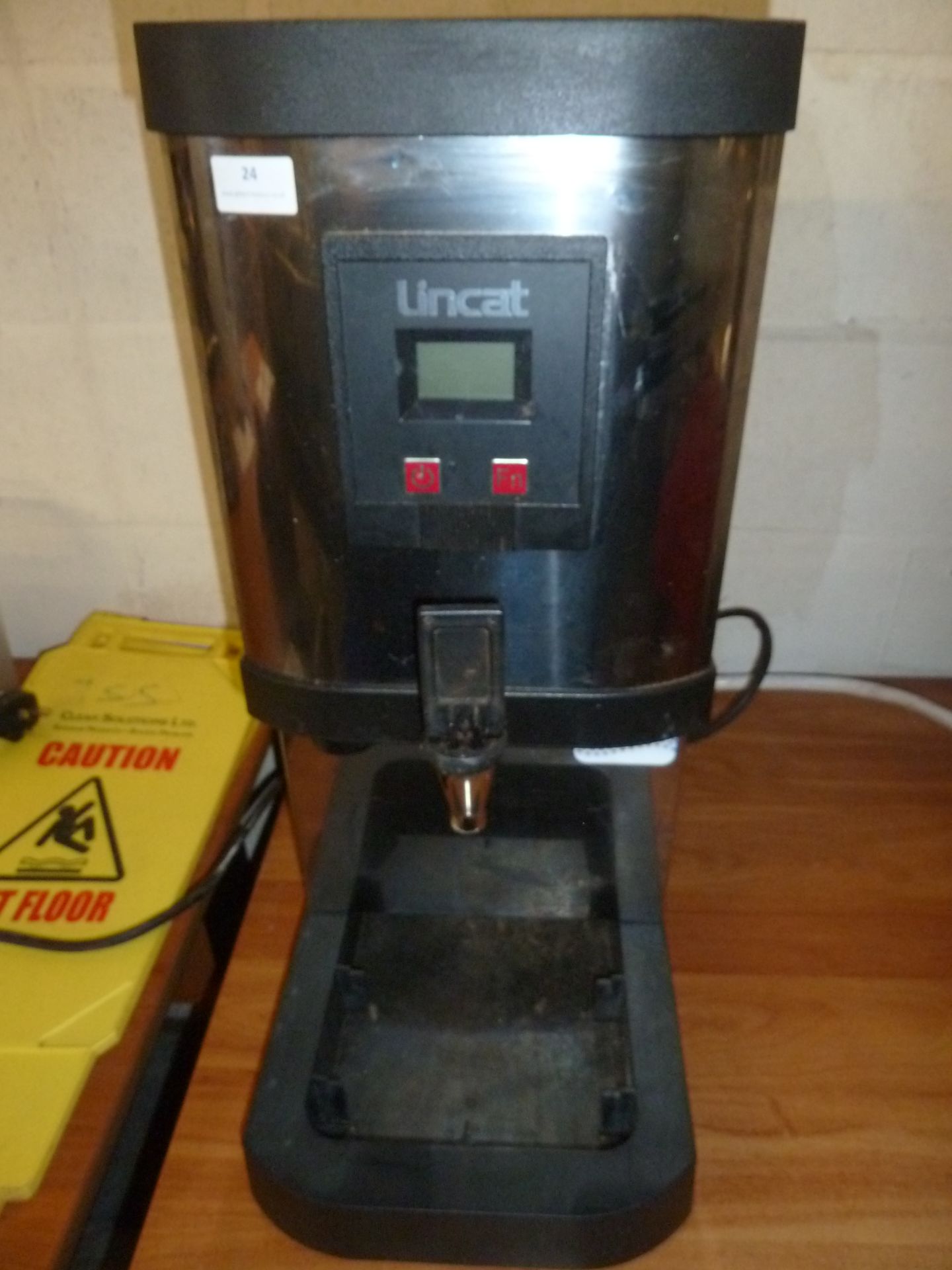 *Lincat hot water boiler 280w x 460d x 660h - Image 3 of 3