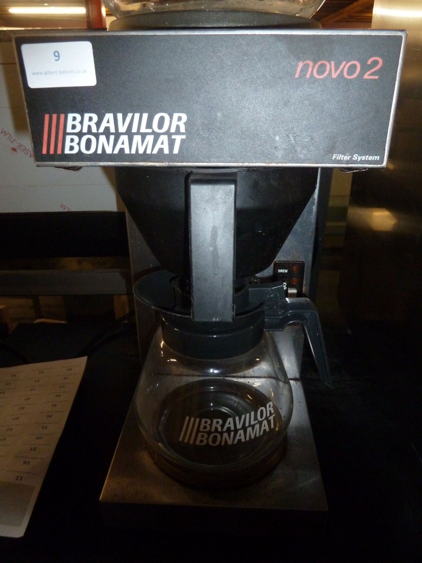 *Bravilor Bonamat filter coffee machine with top warming plate - complete with 2 x glass jugs - Image 2 of 2