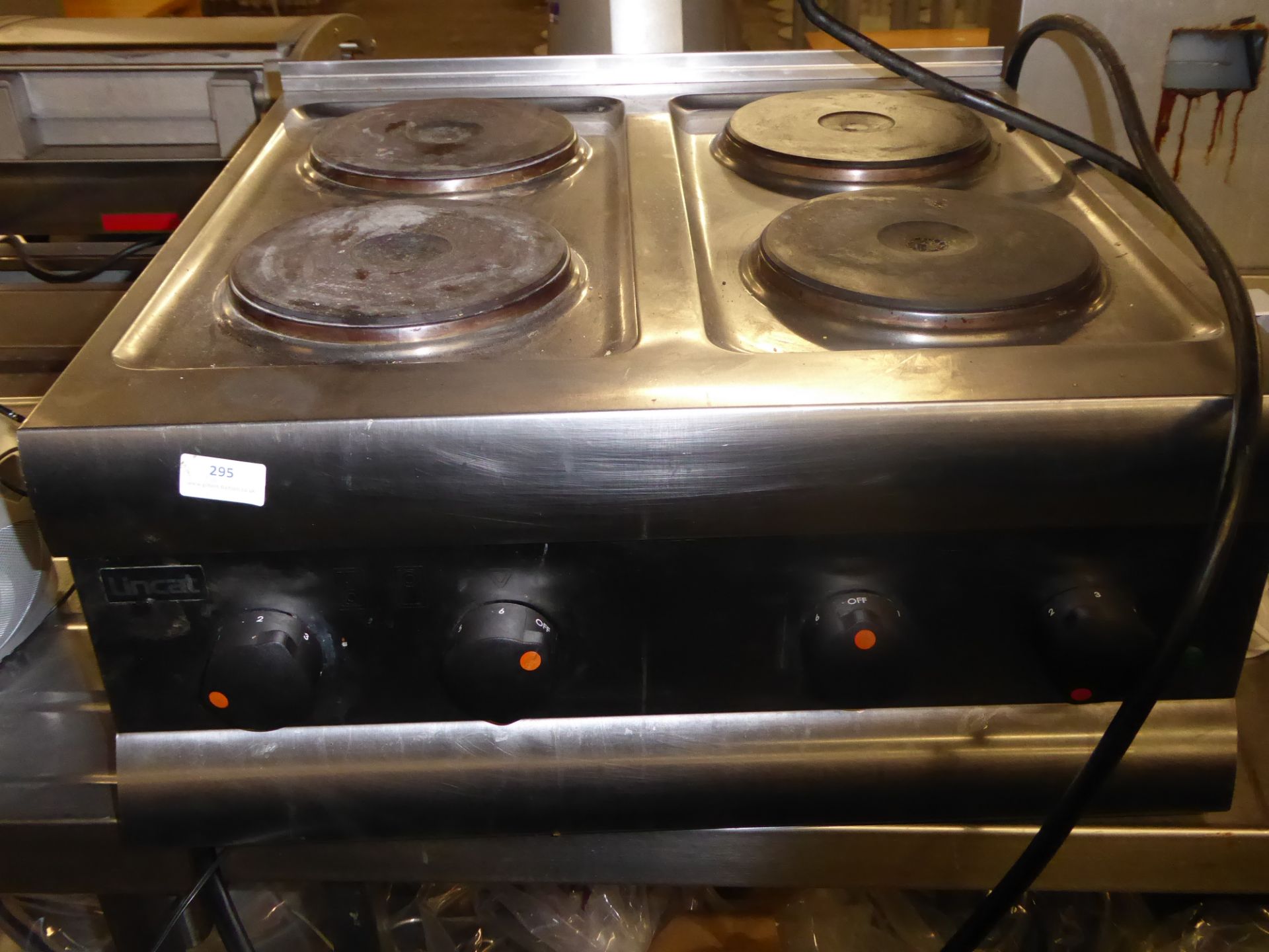 *Lincat 4 burner countertop hob IP21B 3 phase