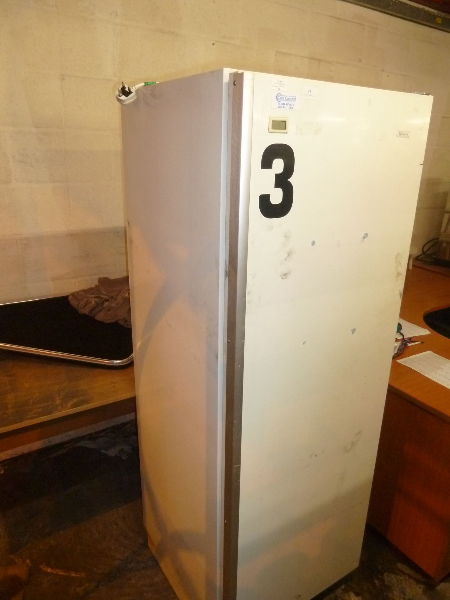 *white upright fridge 590w x 600d x 1690h