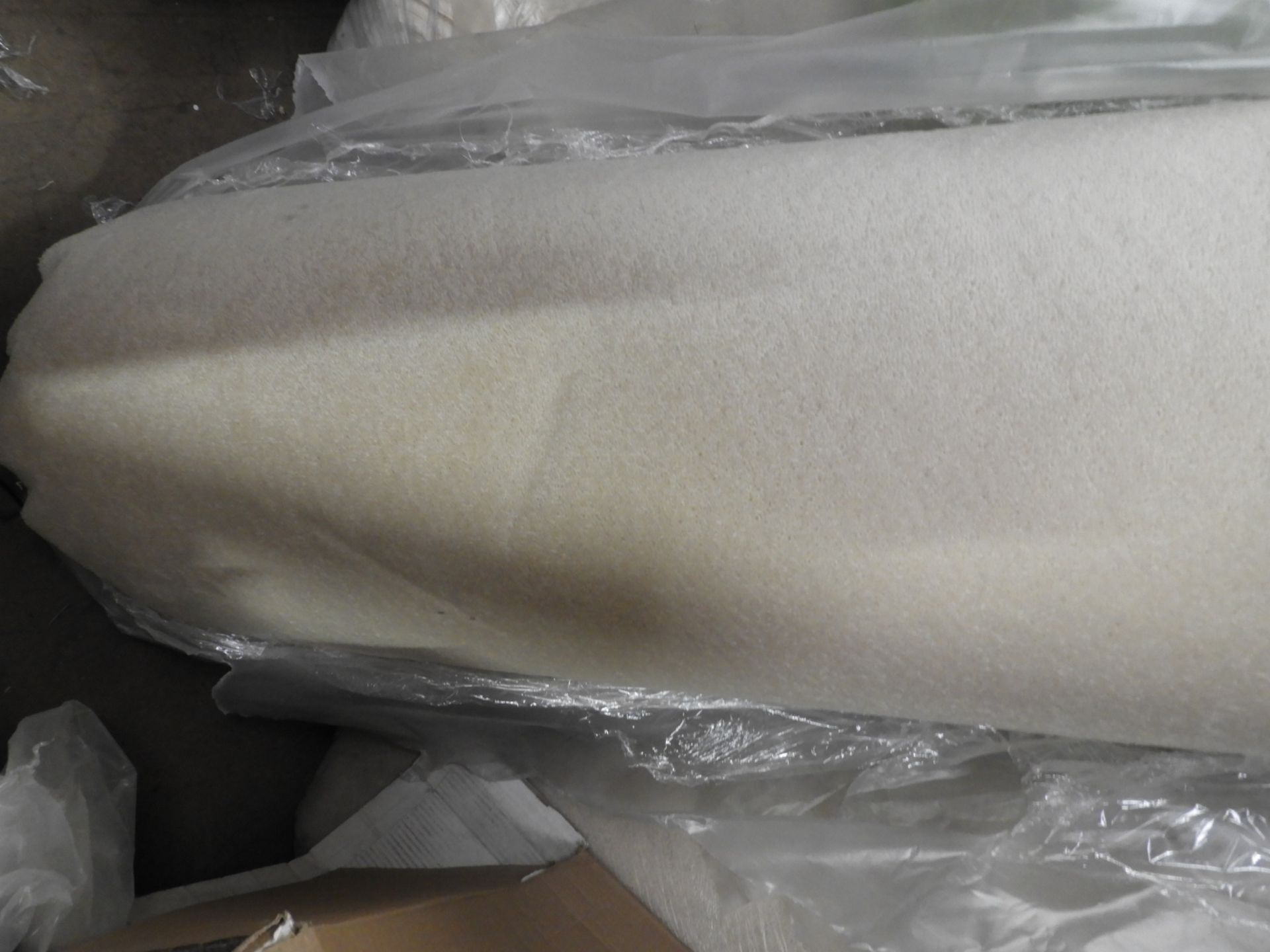 *2x27.5m Roll of Cream Carpeting ~56m­² - Image 2 of 2