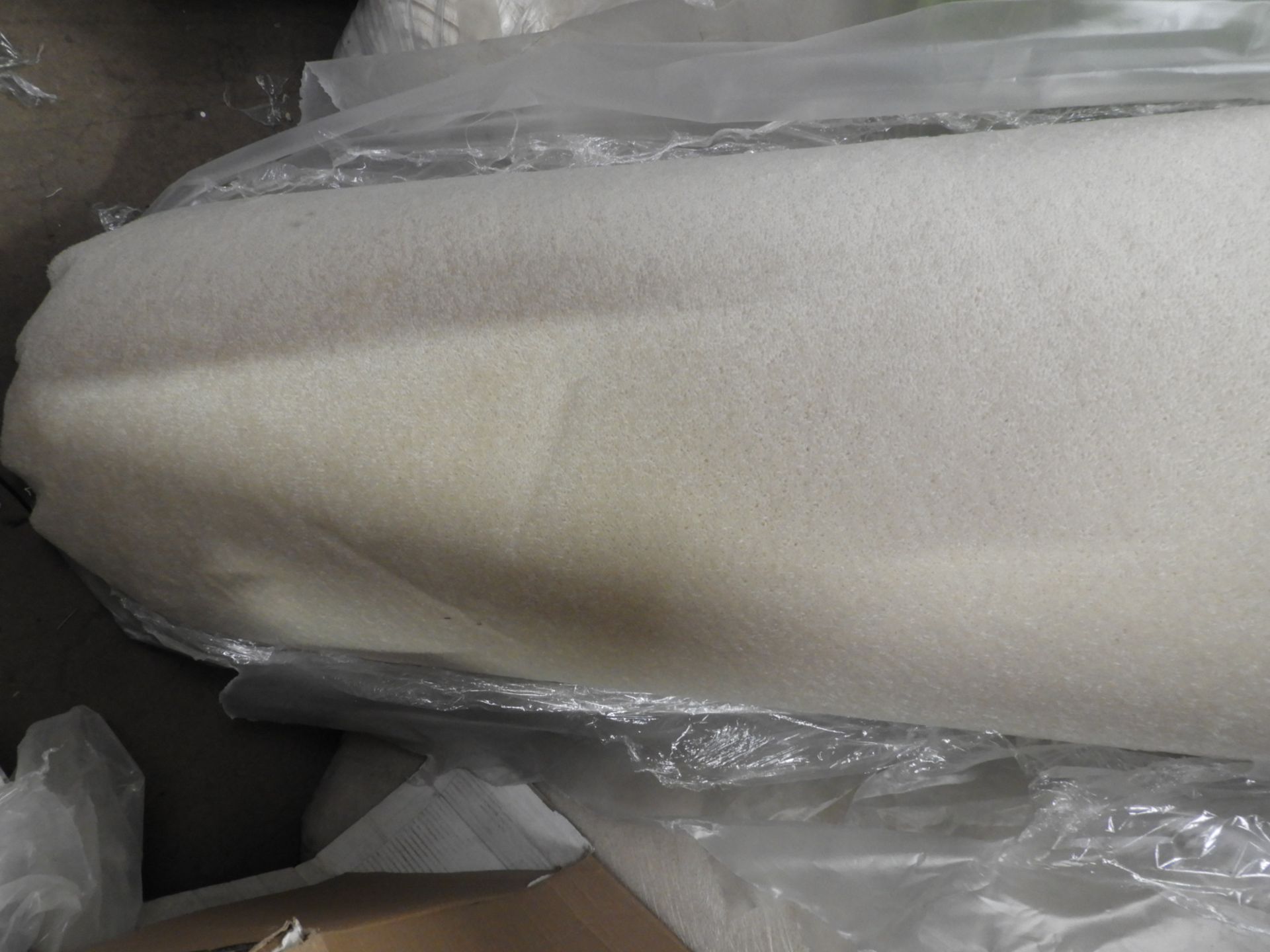 *2x27.5m Roll of Cream Carpeting ~56m­² - Image 2 of 2