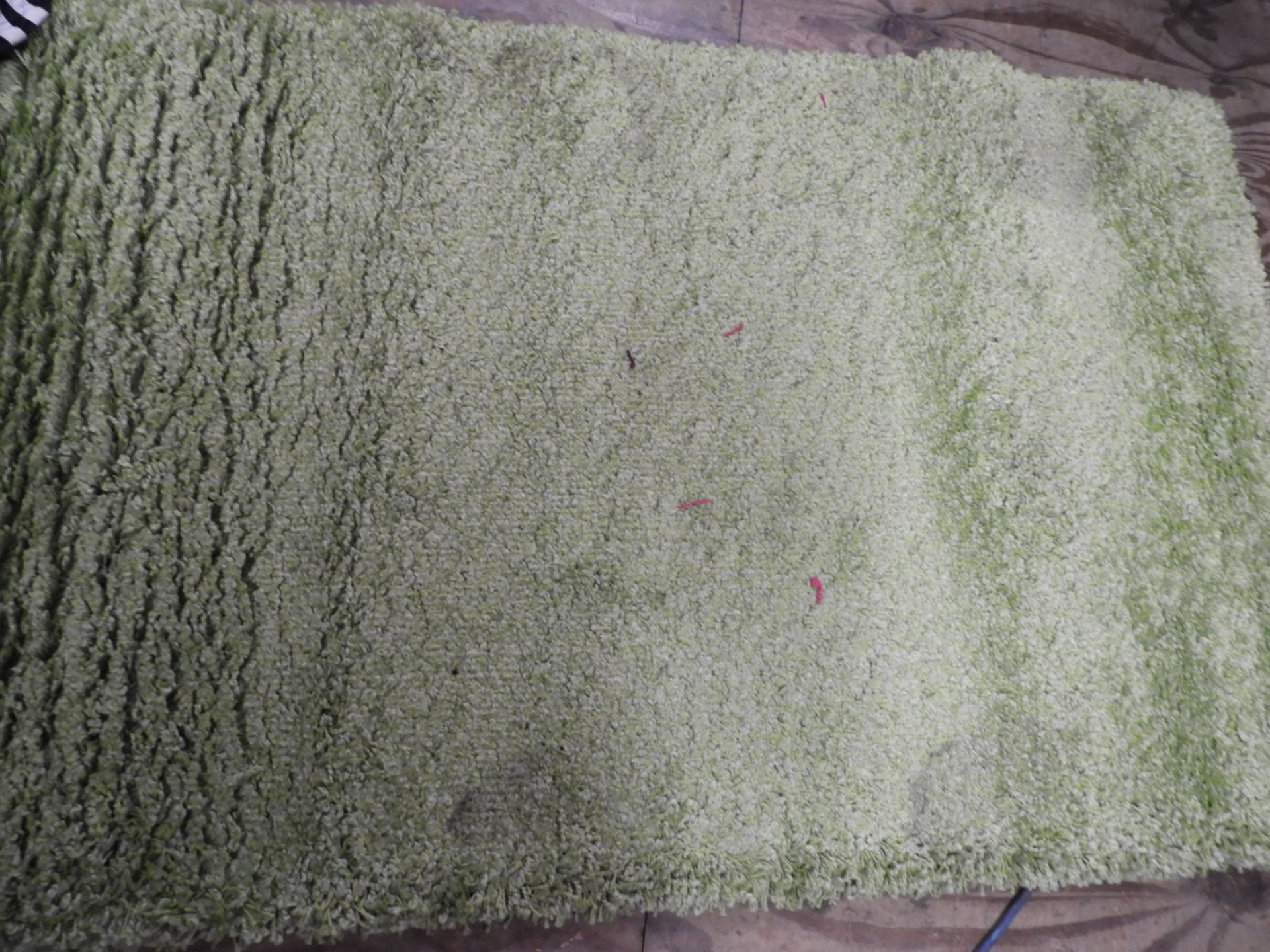 *Green Shag Pile Rug 85x140cm