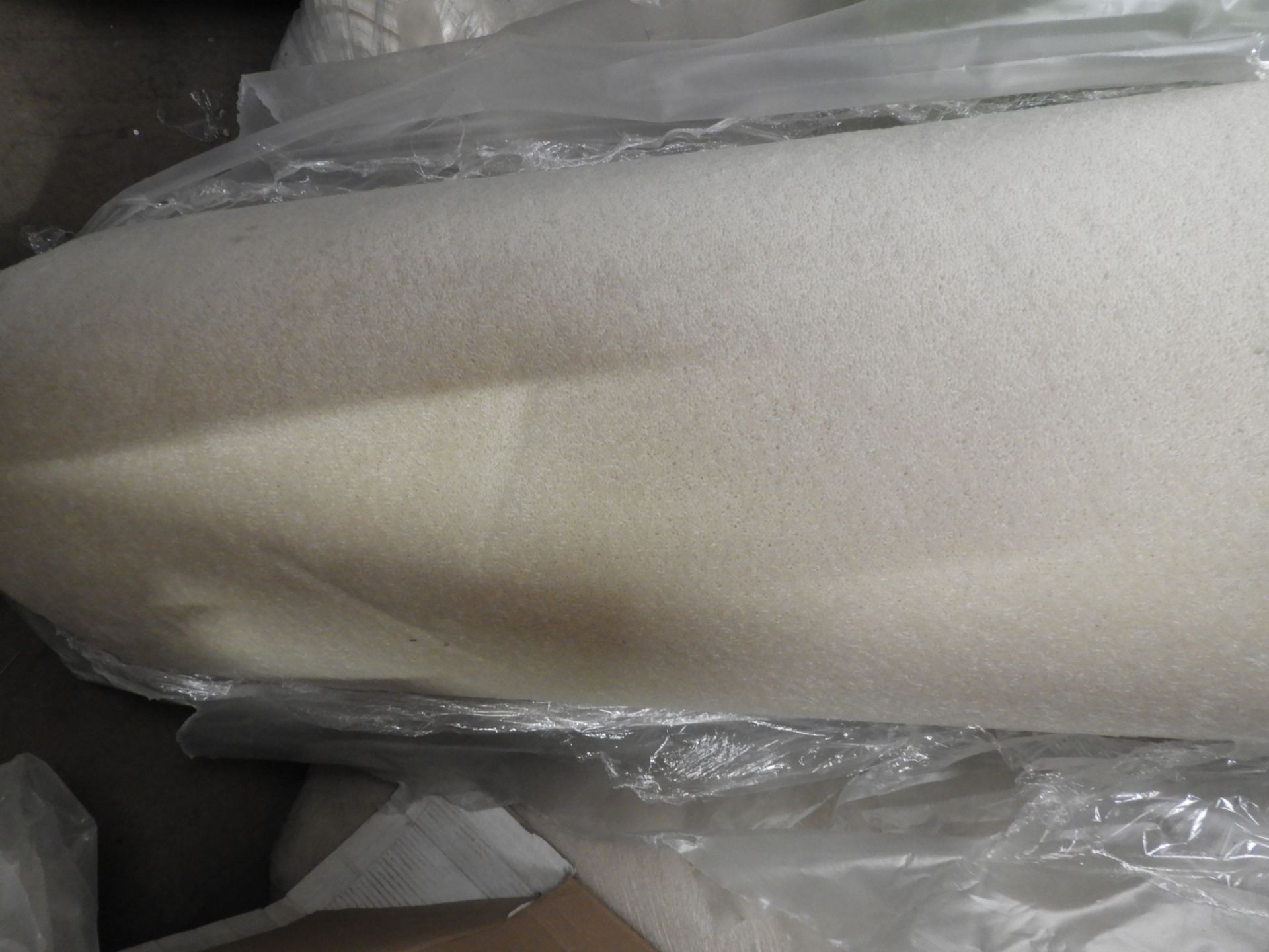 *2x27.5m Roll of Cream Carpeting ~56m­² - Image 2 of 2