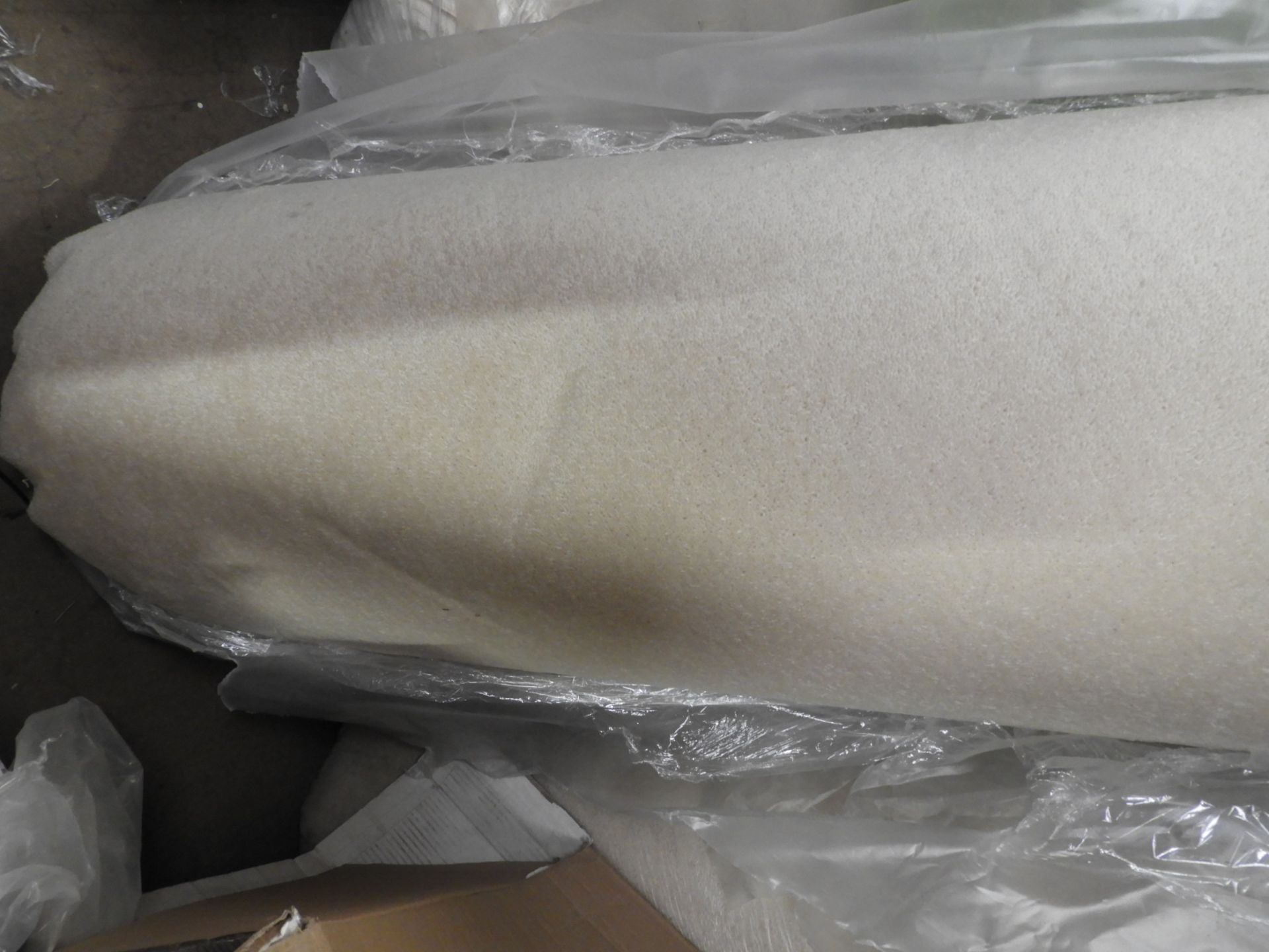 *2x27.5m Roll of Cream Carpeting ~56m­² - Image 2 of 2