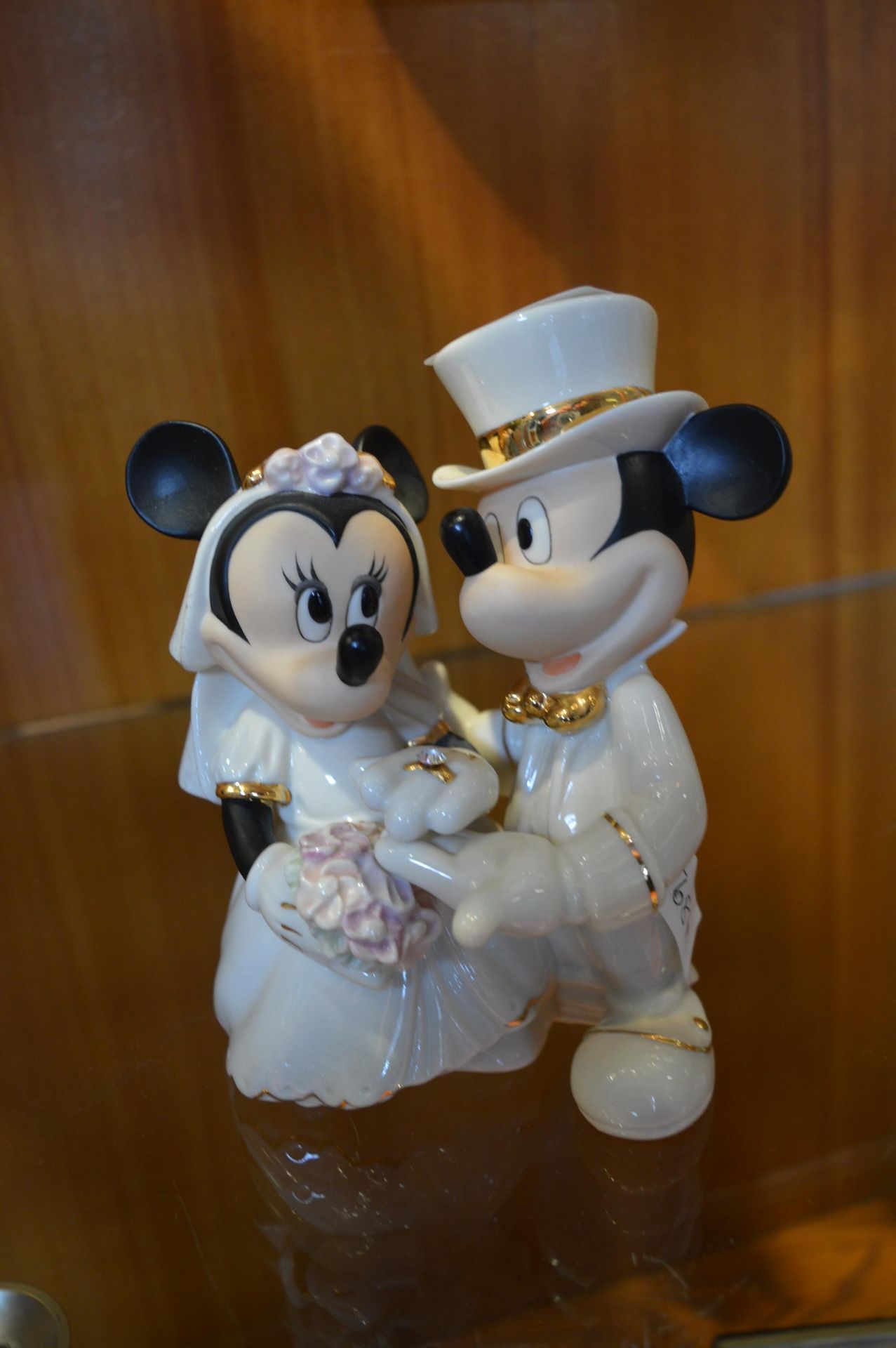 Disney Showcase Minnie's Dream Wedding Figure